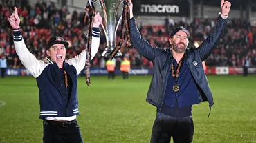 Wrexham'da patron Ryan Reynolds'dan çılgın şampiyonluk primi