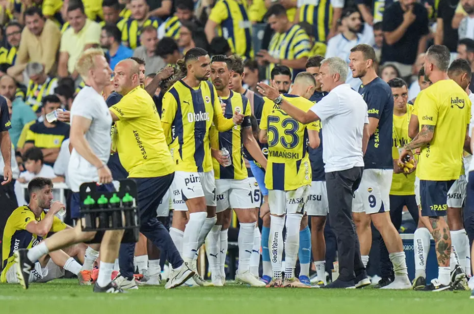 Mourinho, Ferdi Kadıoğlu'nun ayrılığına tek şartla onay verecek - 4