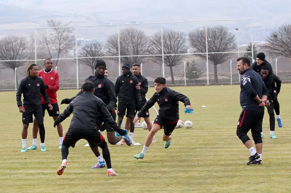 Bülent Uygun'dan Galatasaray maçı öncesi çarpıcı sözler: "Delikanlı hakem istiyoruz" - 13