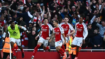 Uzatmalarda 3 puan: Arsenal evinde 4 golle kazandı