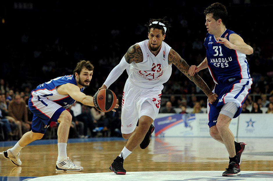 Anadolu Efes'e İtalyan rakip