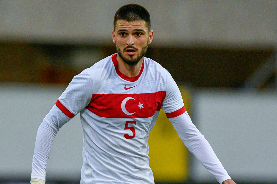 Okay Yokuşlu'nun menajerinden transfer yanıtı