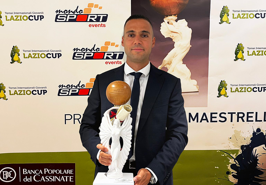 Roma U18 teknik direktörü Tuğberk Tanrıvermiş'e büyük onur