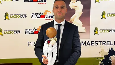 Roma U18 teknik direktörü Tuğberk Tanrıvermiş'e büyük onur