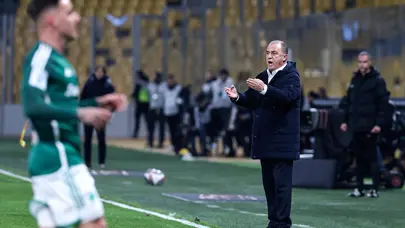 Fatih Terim'in Panathinaikos'u puan kaybetti, Yunan basını topa tuttu: "Çağ dışı..."