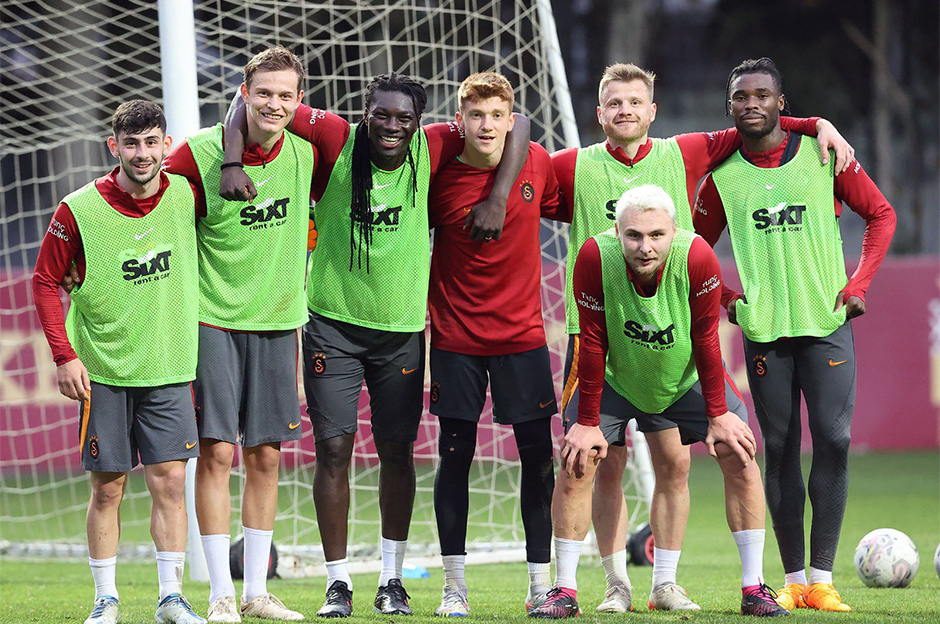 Galatasaray'a veda etti, en az 4 yolcu daha var