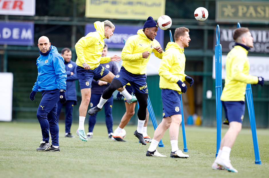Fenerbahçe antrenmanında sürpriz isim: Sözleşmesi feshedilmişti, geri döndü