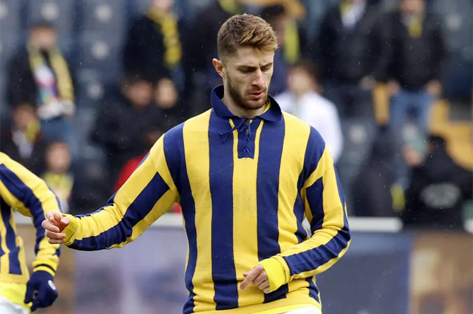 Fenerbahçe ile bir kez daha masaya oturuyor: Maaşını 4'e katlayacak - 5 Fenerbahçe ile bir kez daha masaya oturuyor: Maaşını 4'e katlayacak - 5