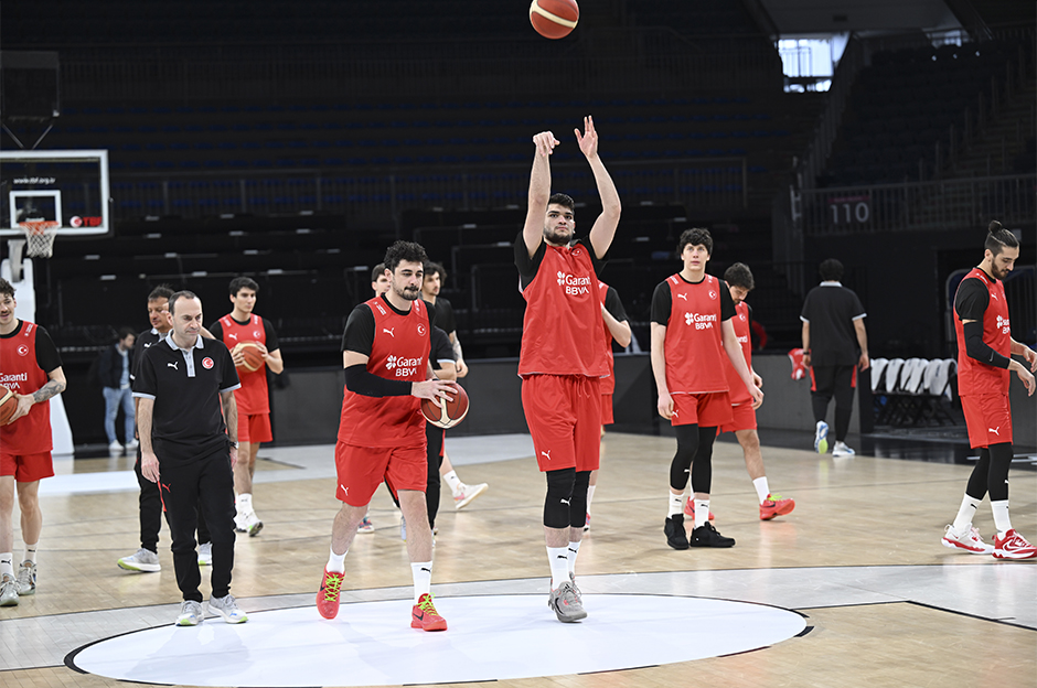 A Milli Takım'da hedef elemelere galibiyetle başlamak