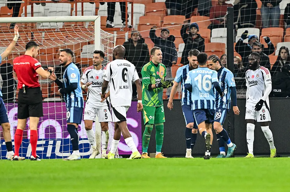 Mert Günok soyunma odasında isyan etti: Hedefinde iki yabancı futbolcu vardı - 4 Mert Günok soyunma odasında isyan etti: Hedefinde iki yabancı futbolcu vardı - 4