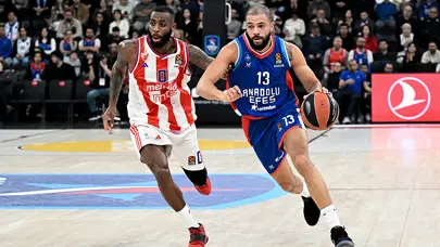 Anadolu Efes sahasında Kızılyıldız'ı devirdi
