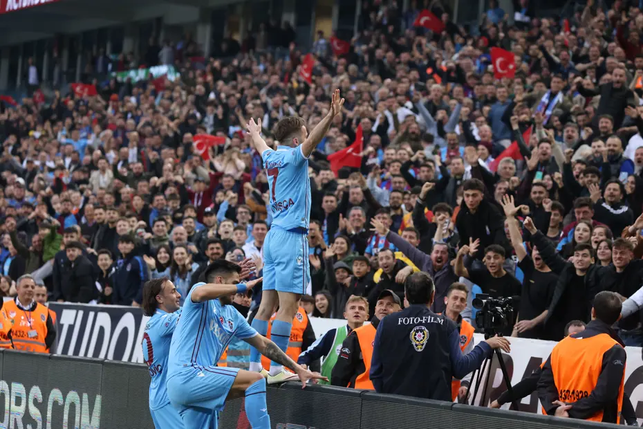 Trabzonspor'da ayrılacak isimler netleşiyor - 5 Trabzonspor'da ayrılacak isimler netleşiyor - 5
