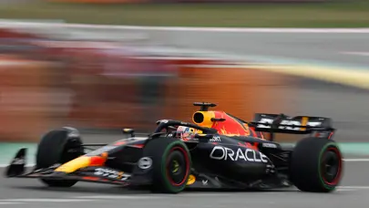 İspanya'da pole pozisyonu Max Verstappen'in