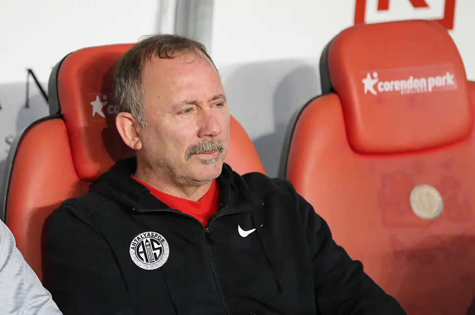 Sergen Yalçın üstüne basa basa 2 kez "Yüzde yüz" dedi ve Süper Lig için bomba kehanetini patlattı - 1 Sergen Yalçın üstüne basa basa 2 kez "Yüzde yüz" dedi ve Süper Lig için bomba kehanetini patlattı - 1