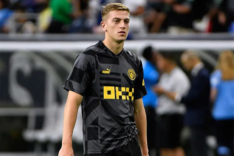 Manchester United, transfer dönemine hızlı giriyor: İlk imza tamam - 5