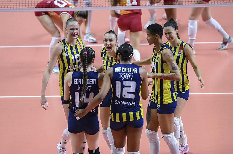 Fenerbahçe'den derbi zaferi: 1 saatte maçı kazandılar