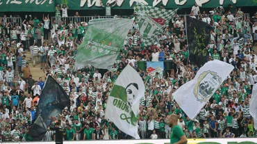 Bursaspor bir kez daha taraftar rekoru kırdı