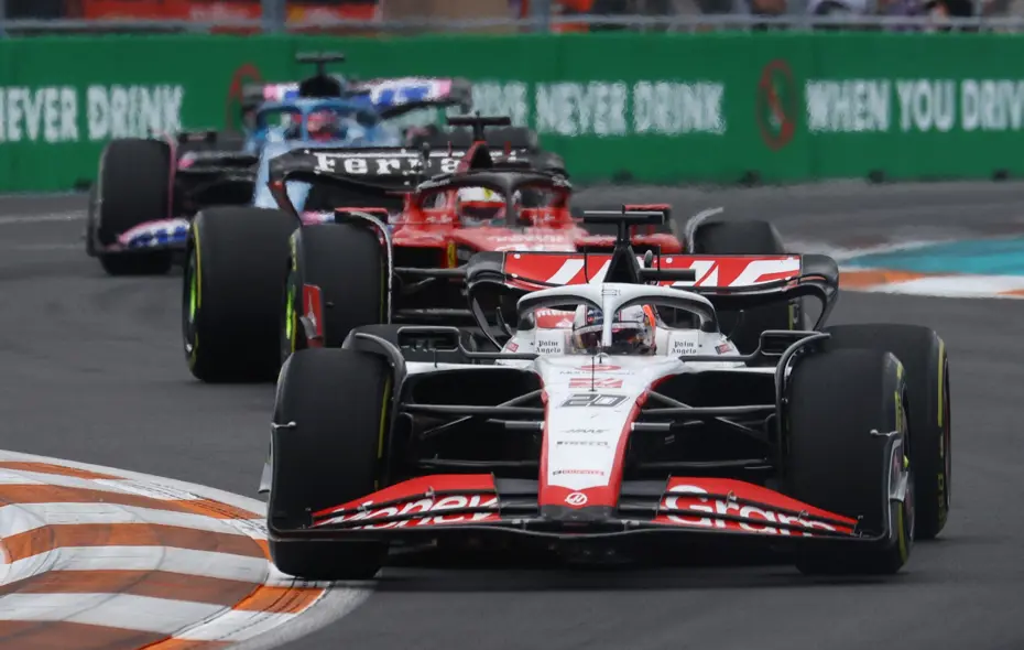 Formula 1 Miami GP'de kazanan Verstappen; kazanan Red Bull - 6