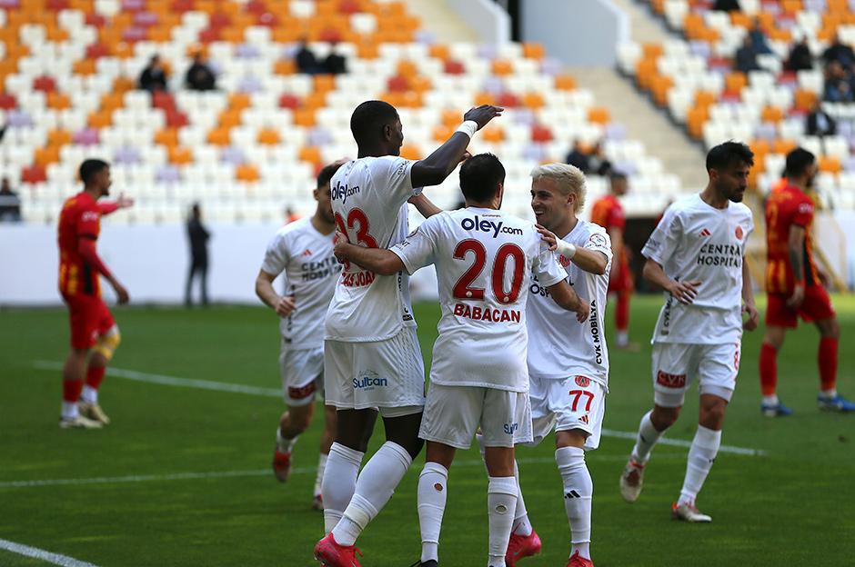 Ümraniyespor, Yeni Malatyaspor'a fark attı