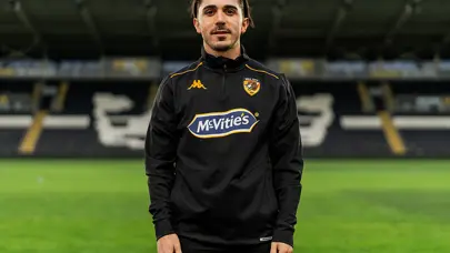 Efsane futbolcudan Abdülkadir Ömür'e olay sözler: Oğlum sen kimsin?