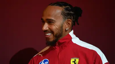 Formula 1'de yeni sezon: Lewis Hamilton, rekor için Ferrari'yle piste çıkacak