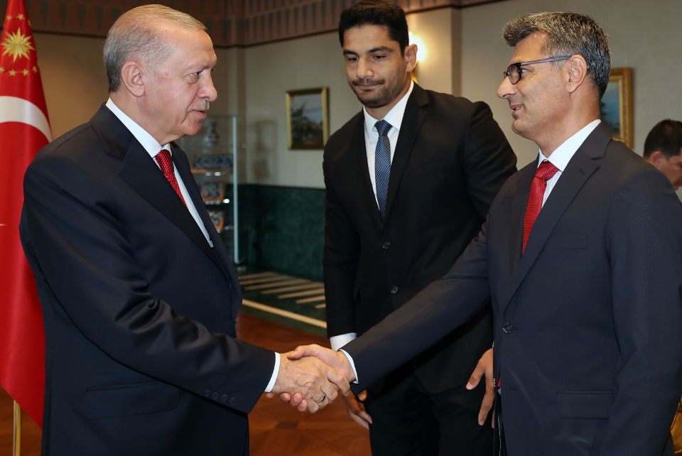 Cumhurbaşkanı Erdoğan, Paris 2024'te derece alan sporcularla bir araya geldi