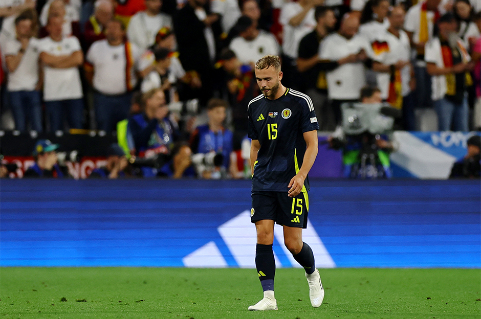 EURO 2024'ün açılış maçında kırmızı kart gören Porteous'a ceza