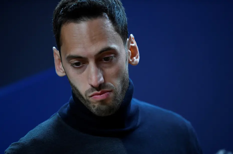 Hakan Çalhanoğlu'ndan çarpıcı itiraf: "Ülkemde kendimi dışlanmış hissediyorum" - 5