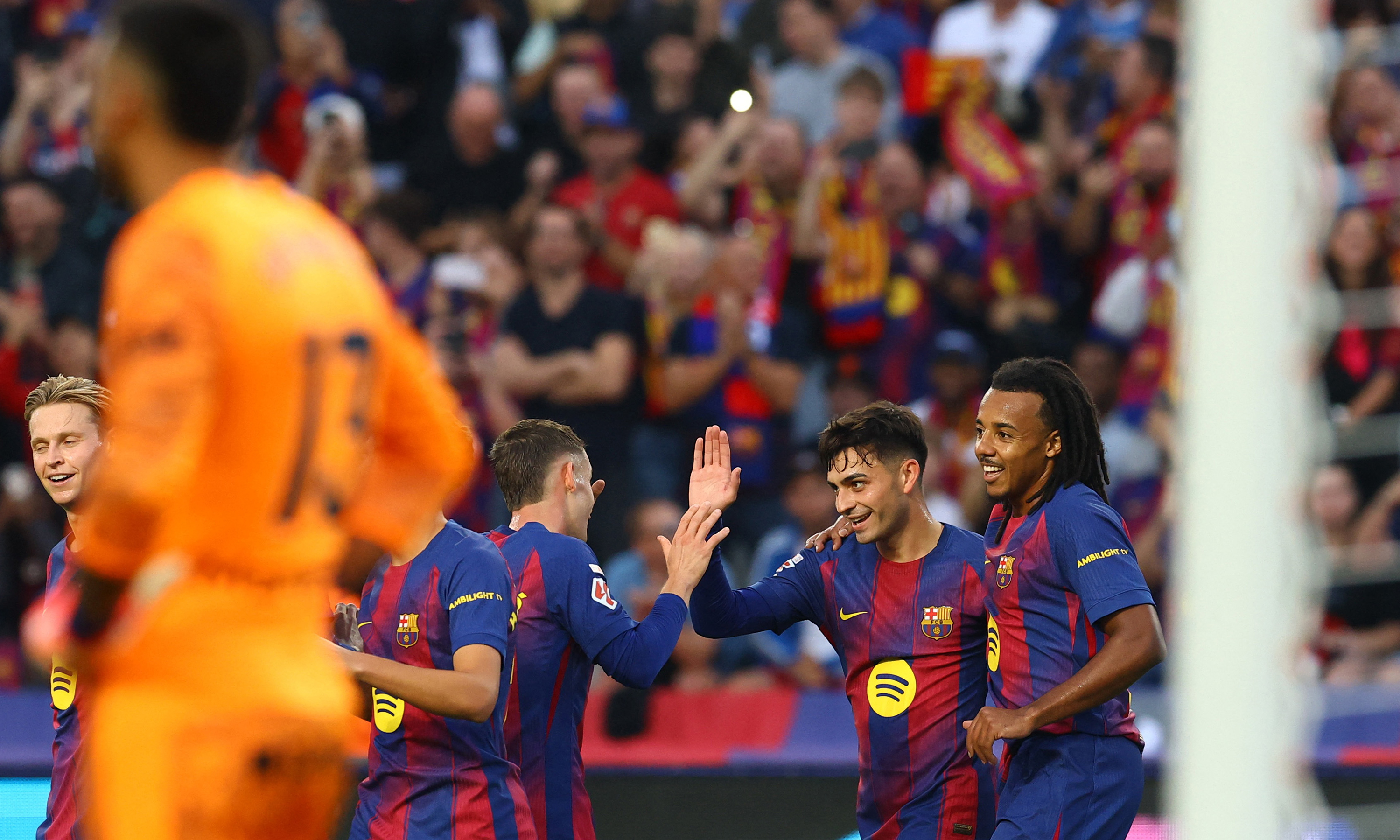 Hansi Flick Beyin Yandı, Araujo 'Ben Buradayım!' Dedi: Barça'dan Son Dakika Klasiği!