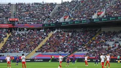 La Liga'da kriz büyüyor: Barcelona'lı futbolcular kendi maçını protesto etti