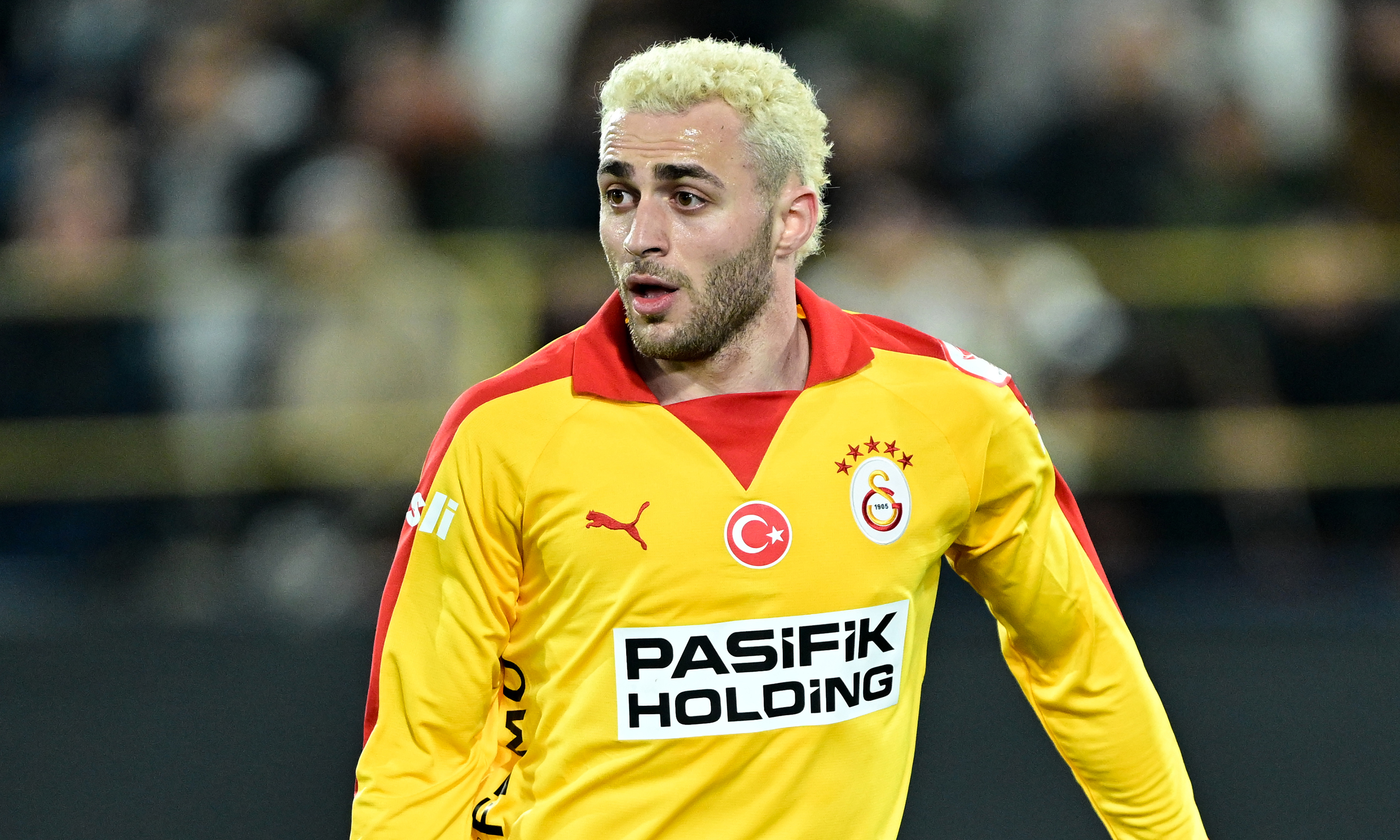 Barış Alper damga vurdu! | Levent Tüzemen Renato, çok temiz bir gol atarken orta sahada özellikle vücut çalımları, mücadelesi ve hücumlara sık katılması ile ileriye dönük umut saçtı. Asprilla hızlı ve çabuk olmasına rağmen güçlenmesi gerektiğini bizlere gösterdi. Geceye damgasını Barış Alper vurdu. Juventus'u darmadağın eden Barış, hızını alamamış olacak ki 45 dakika sahne aldığı Alanya'da neler yaptı neler... Penaltı yaptırdı, golünü attı, Renato'ya gol pası verdi, sahada basmadık yer bırakmadı. Mücadelesi ile, körük gibi ciğerleri sayesinde attığı deparlarla adeta Liverpool'a \