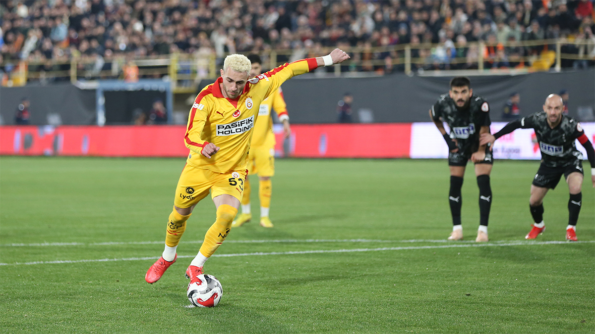 Bu sezon gösterdiği performansla Galatasaray'ı sırtlayan isimler arasında yer alan Barış Alper Yılmaz, Türkiye Kupası'nda Alanyaspor'u 2-1 mağlup ettikleri maçta da başroldeydi. Müsabakayı 1 gol, 1 asistle tamamlayan milli futbolcu, kariyer rekorunu kırdı.