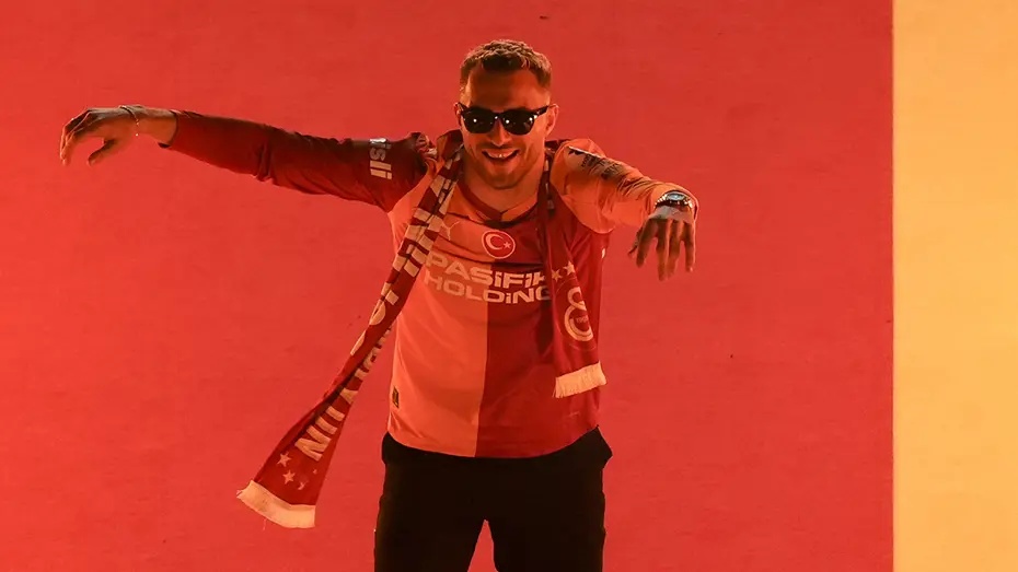 Şampiyonluk kutlamasına Barış Alper Yılmaz damgası! Seçtiği şarkı olay oldu  - 2