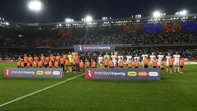 Başakşehir-Galatasaray maçı biter bitmez kırmızı kart çıktı Başakşehir-Galatasaray maçı biter bitmez kırmızı kart çıktı