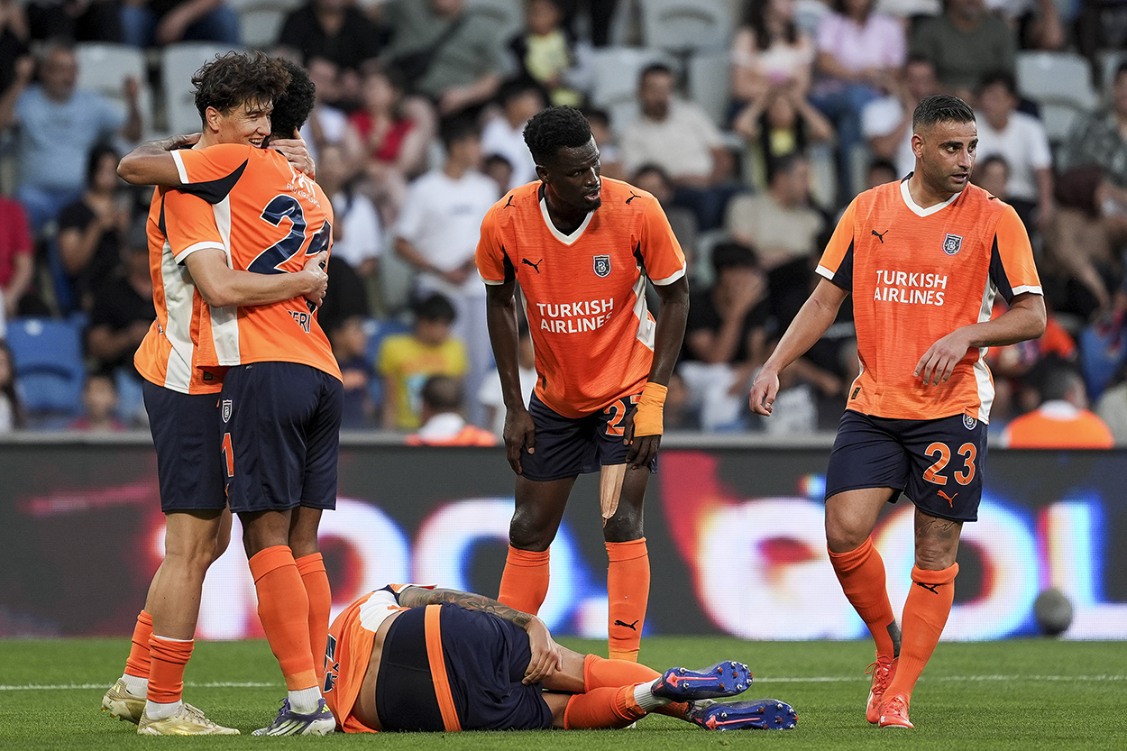 Başakşehir'e beraberlik yetti: Konferans Ligi'nde Viking'i eledi