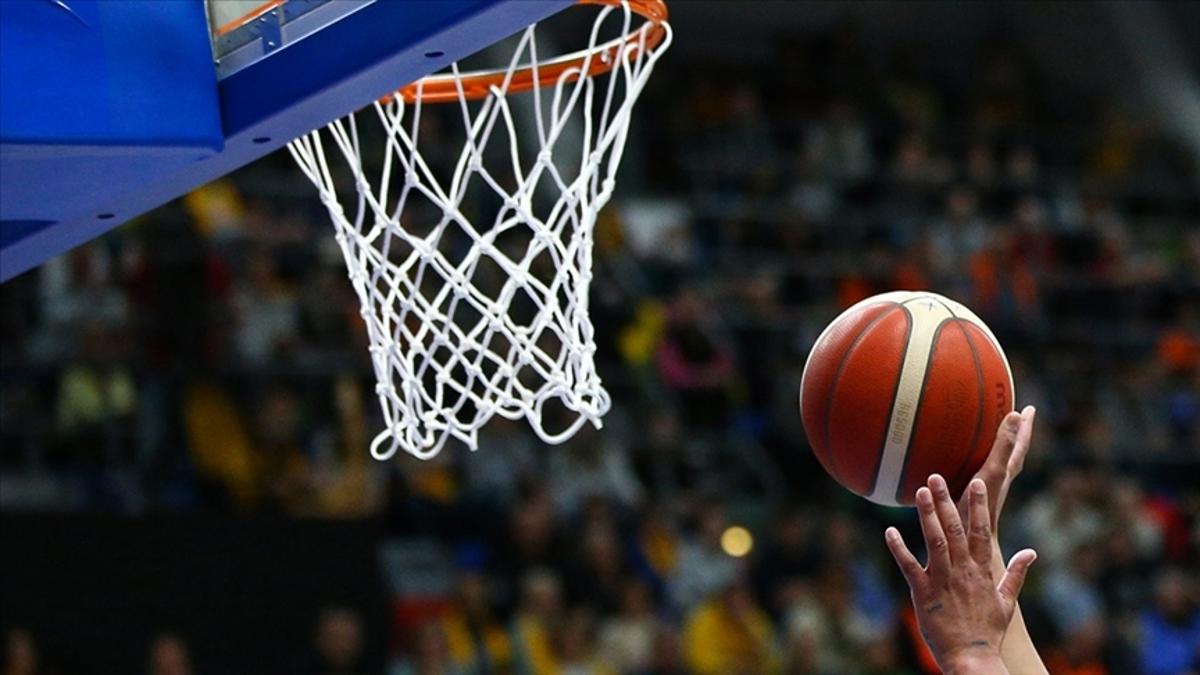 Basketbolda heyecanı artırmak için 4 sayılık atış geliyor! Smaçlar da 3 sayı olacak