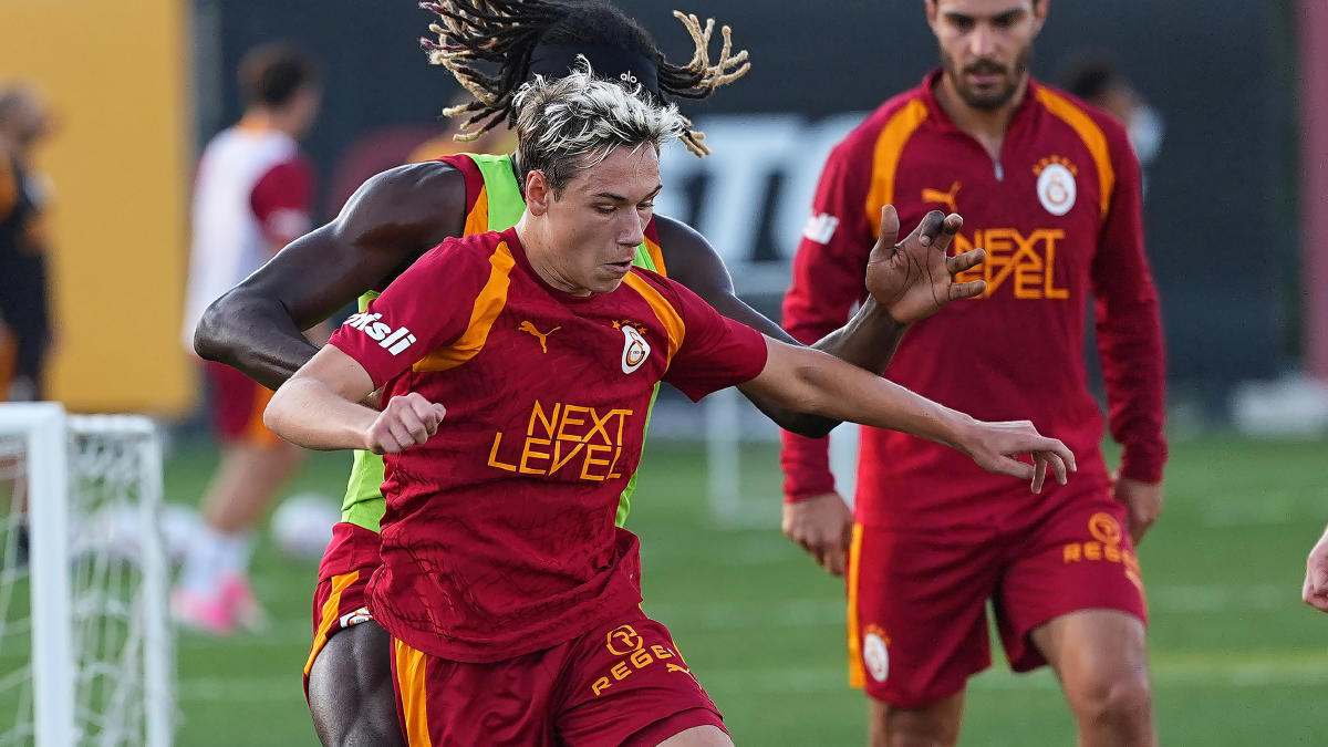 Aleksey Batrakov, Galatasaray'daki ilk antrenmanına çıktı