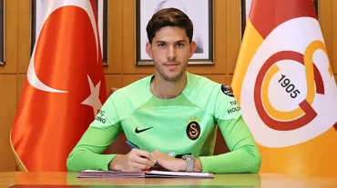 Galatasaray'da bir devrin sonu! Takımdan ayrıldı, 4 sene önce kiralandığı takıma imza attı