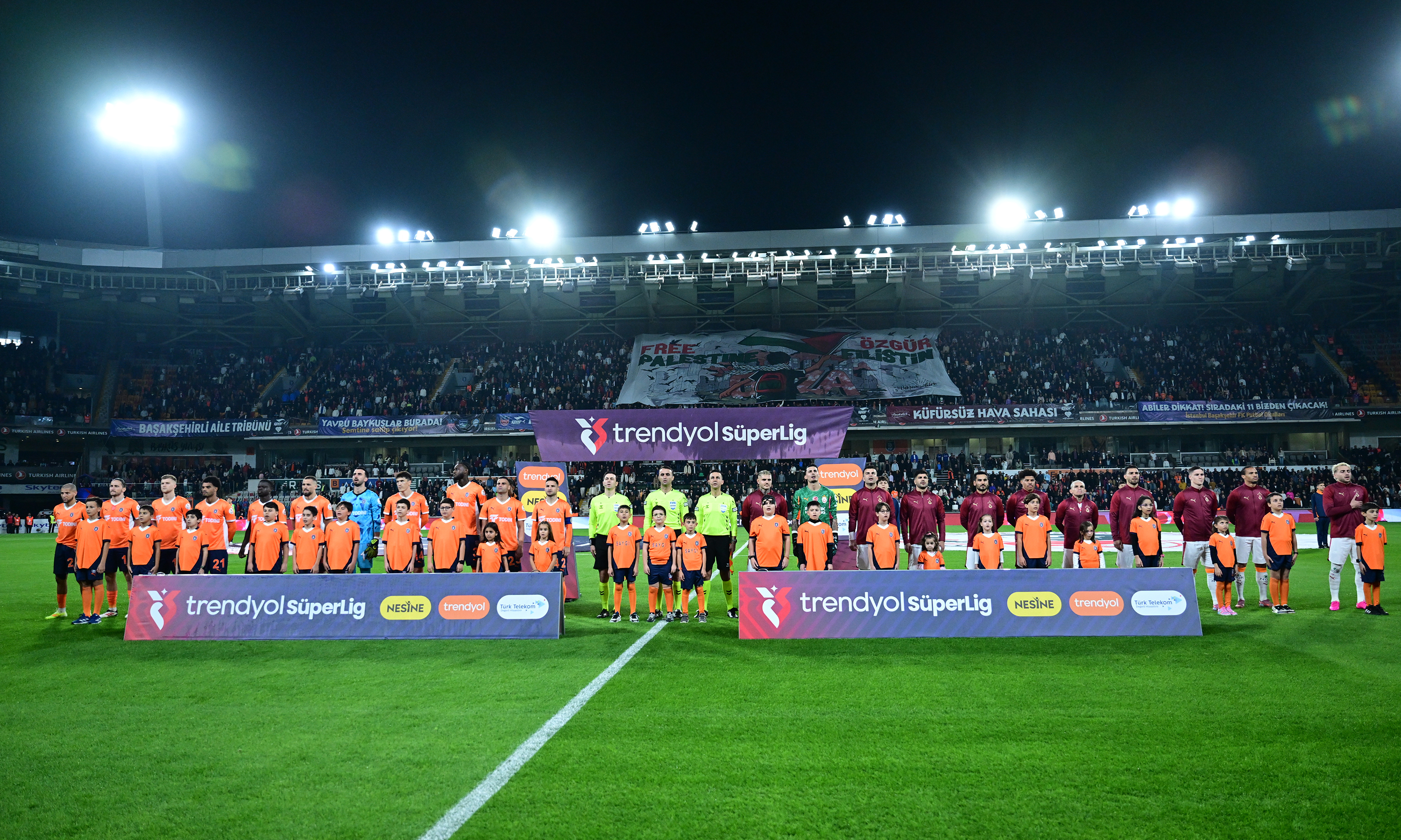 Başakşehir'e VAR'dan 'El' Freni: Trio Dedi Ki 'Kol Ofsayt Sayılmazmış!'