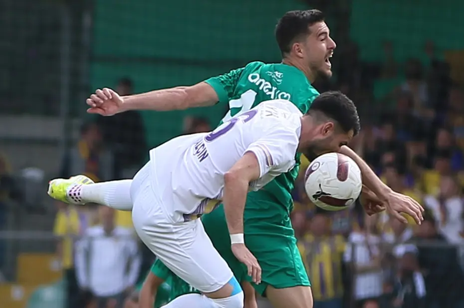 1. Lig'de olaylı maç: Hocalar ve kaptanlar oyundan atıldı - 9 1. Lig'de olaylı maç: Hocalar ve kaptanlar oyundan atıldı - 9