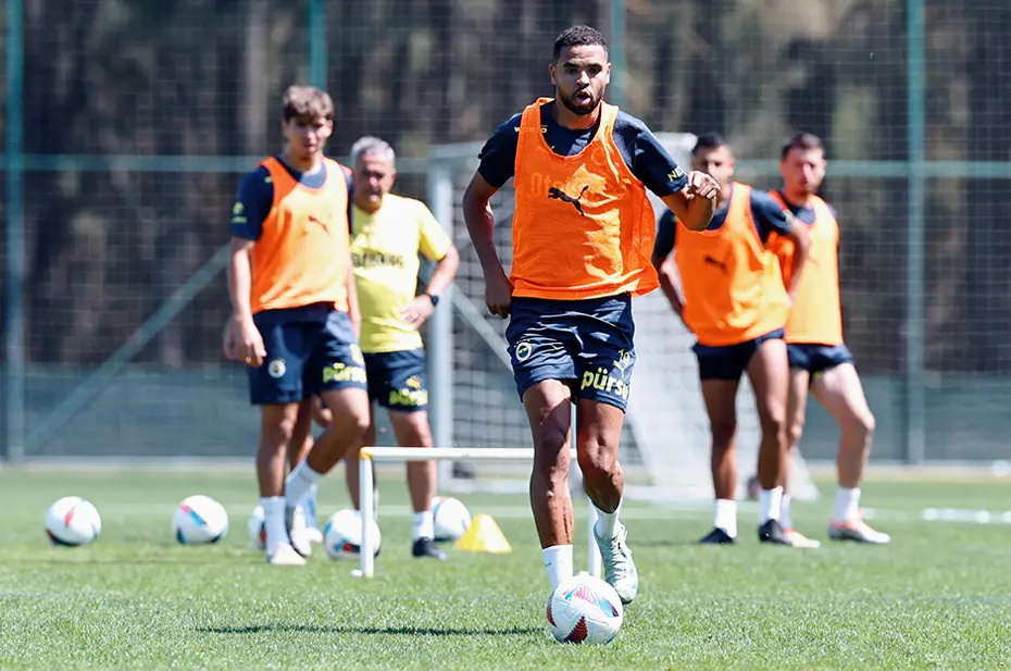 Fenerbahçe'den Fred paylaşımı: Geri sayım başladı - 7 Fenerbahçe'den Fred paylaşımı: Geri sayım başladı - 7