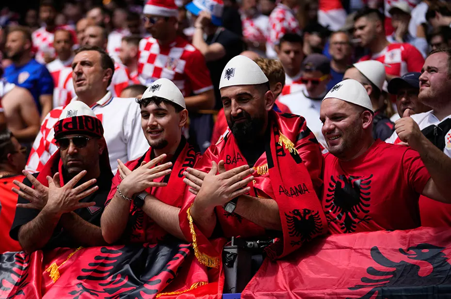 EURO 2024'te tribünlere Türkiye damgası: Ev sahibi Almanya bile yetişemedi - 5 EURO 2024'te tribünlere Türkiye damgası: Ev sahibi Almanya bile yetişemedi - 5