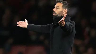 Ruud van Nistelrooy yuvaya döndü