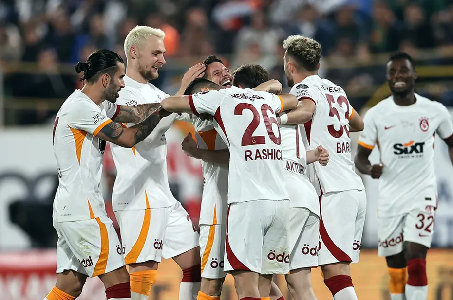 Galatasaray'da sezon sonu 5 ayrılık; birisi kulübeye - 4 Galatasaray'da sezon sonu 5 ayrılık; birisi kulübeye - 4