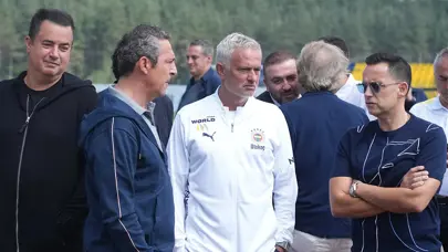 Fenerbahçe'de büyük sorun çözüldü: 2 futbolcunun sözleşmesi donduruldu