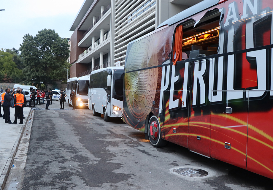 3. Lig maçı sonrası olay çıktı; takım otobüsü taşlandı