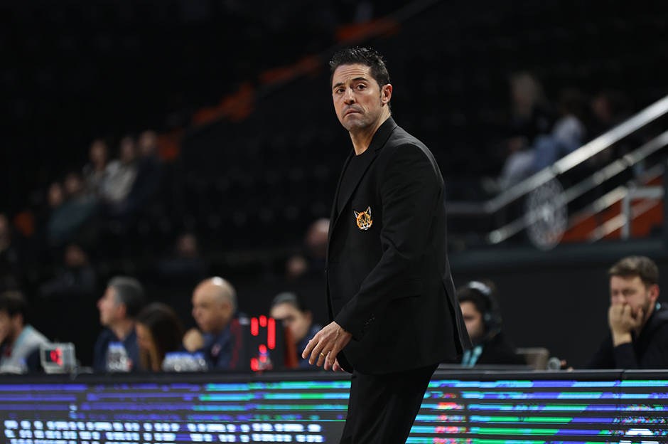 ÇBK Mersin'de başantrenör ayrılığı