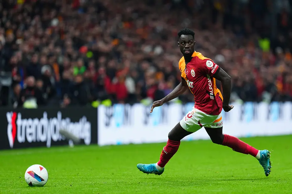 Galatasaray'da 3 yıllık imza: Menajeri İstanbul'a geldi, anlaşma sağlandı - 4