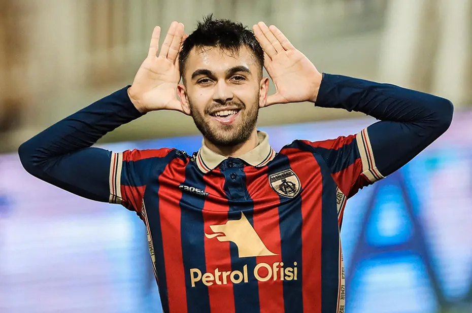 Galatasaray'dan kiralık gittiği takım tepetaklak oldu: Türk futbolcular ligin sonuna demir attı - 2 Galatasaray'dan kiralık gittiği takım tepetaklak oldu: Türk futbolcular ligin sonuna demir attı - 2