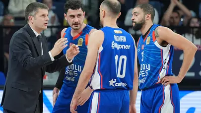 Anadolu Efes'te tek hedef galibiyet